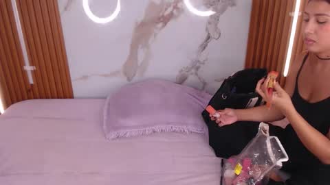 carollay online show from 12/04/25, 12:25