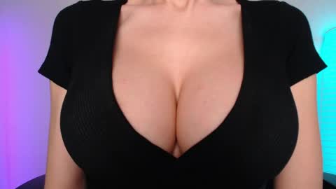 Snapshot of sweet_lil_thing chatting on 04/13/26, 07:36 Jen online show from 04/13/26, 07:36