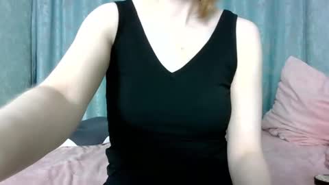 Snapshot of sweet_lilbunny chatting on 02/22/26, 05:44 sweet_lilbunny online show from 02/22/26, 05:44