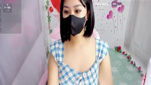 Snapshot of sweet_lily0 chatting on 11/17/25, 12:05 Lily online show from 11/17/25, 12:05
