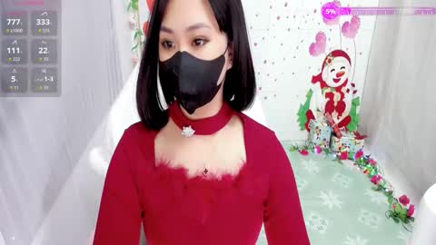 Snapshot of sweet_lily0 chatting on 12/19/25, 08:27 Lily online show from 12/19/25, 08:27
