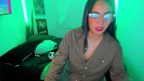 Snapshot of sweet_lina1 chatting on 03/18/26, 01:20 Lina online show from 03/18/26, 01:20