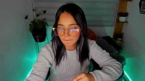 Snapshot of sweet_lina1 chatting on 04/15/26, 12:28 Lina online show from 04/15/26, 12:28