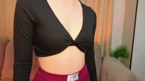 Snapshot of sweet_lynx chatting on 04/16/26, 04:30 Lana online show from 04/16/26, 04:30