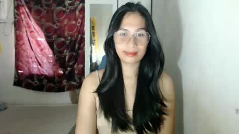 Snapshot of sweet_mariexxo chatting on 04/05/26, 02:09 Marie online show from 04/05/26, 02:09