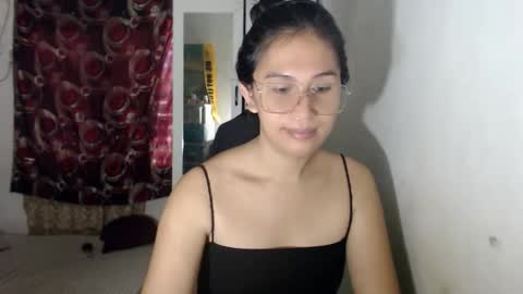 Snapshot of sweet_mariexxo chatting on 04/09/26, 11:43 Marie online show from 04/09/26, 11:43