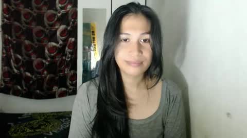 Snapshot of sweet_mariexxo chatting on 04/10/26, 02:11 Marie online show from 04/10/26, 02:11