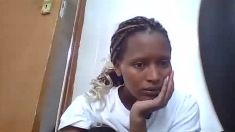 Linda online show from 01/12/26, 06:29