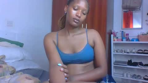Linda online show from 05/09/26, 01:55