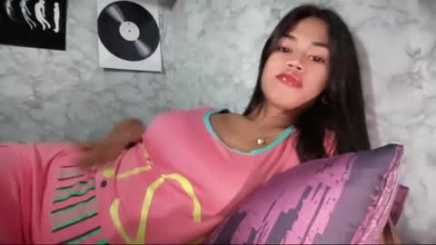 Snapshot of sweet_melonxxx chatting on 04/15/26, 09:59 Melon online show from 04/15/26, 09:59