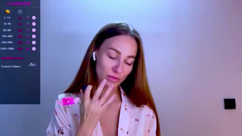 Mia online show from 09/21/25, 11:34