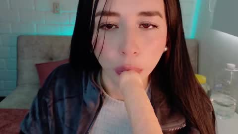 Snapshot of sweet_miaa24 chatting on 09/16/25, 08:43 Sweet  Mia online show from 09/16/25, 08:43