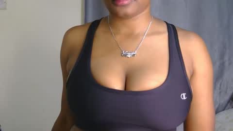 Snapshot of sweet_miah12 chatting on 03/09/26, 06:23 Queen debby online show from 03/09/26, 06:23