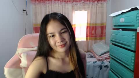 Snapshot of sweet_mie chatting on 11/01/25, 07:43 princess mie online show from 11/01/25, 07:43