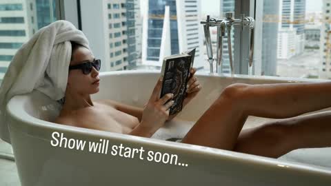 Snapshot of sweet_moan chatting on 04/01/26, 09:21 Dana online show from 04/01/26, 09:21