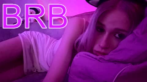 sweet_mol1y online show from 10/25/25, 01:57