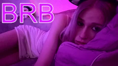 sweet_mol1y online show from 11/17/25, 05:13