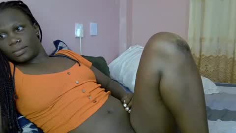 Lisa online show from 10/05/25, 04:11