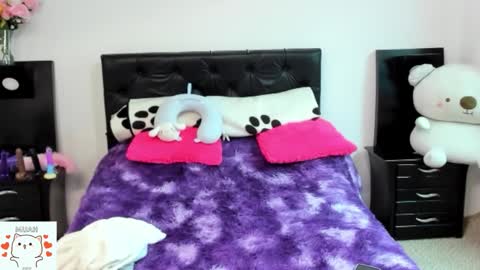 Snapshot of sweet_nhaomy chatting on 10/20/25, 07:36 Nhaomy online show from 10/20/25, 07:36