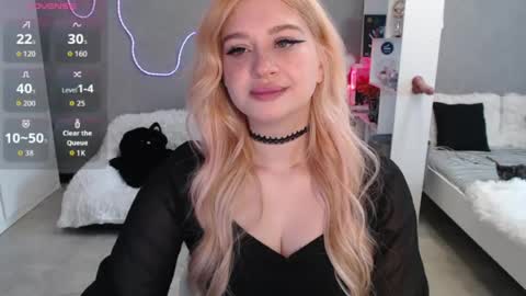 Snapshot of sweet_nicole_333 chatting on 07/31/26, 09:52 sweet_nicole_333 online show from 07/31/26, 09:52