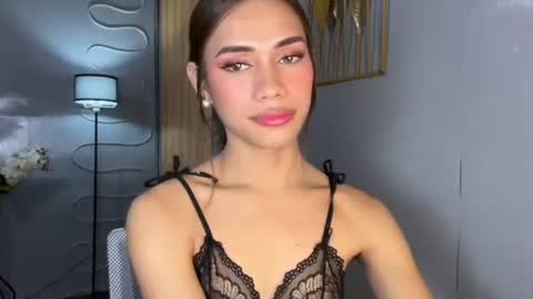 sweet_nikki03 online show from 05/13/26, 09:17