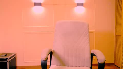 Snapshot of sweet_of_venus chatting on 12/16/25, 03:33 My name is Catalina. Please say hello I like to chat with you. If you have requests please use tip online show from 12/16/25, 03:33