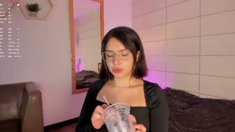 Snapshot of sweet_pay_ chatting on 06/23/26, 01:42 Sweet online show from 06/23/26, 01:42