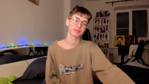 kira online show from 12/27/24, 01:43