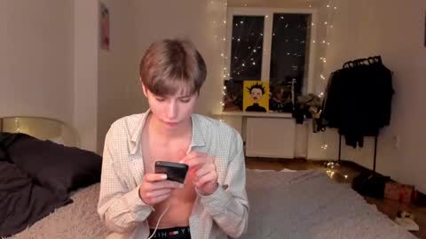 kira online show from 02/19/25, 07:48