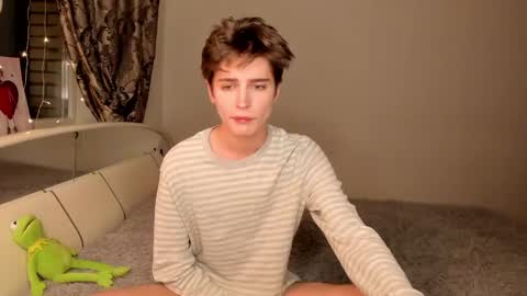 kira online show from 03/03/25, 07:06