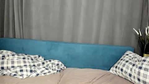 kira online show from 09/14/25, 11:04