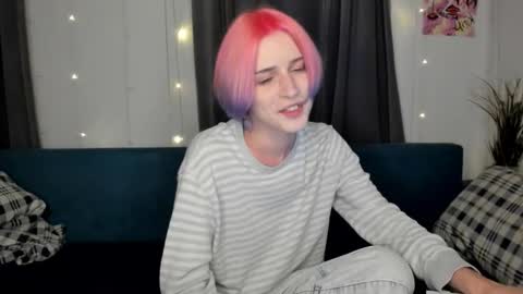 kira online show from 09/16/25, 10:55