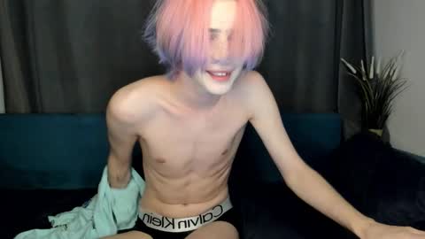 kira online show from 09/21/25, 09:49