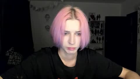 kira online show from 10/18/25, 09:48