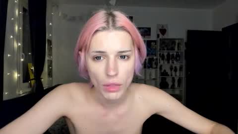 kira online show from 10/20/25, 06:19