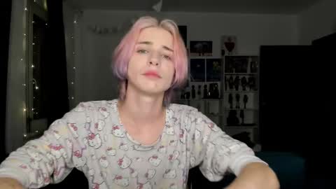 kira online show from 11/02/25, 07:27