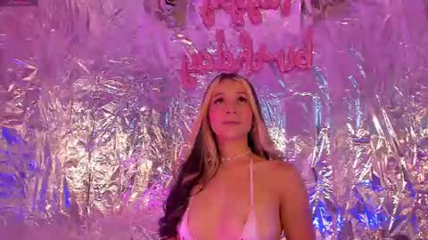 Snapshot of sweet_penny_ chatting on 07/07/26, 11:42 Penny online show from 07/07/26, 11:42