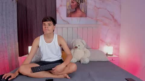 Snapshot of sweet_petter chatting on 11/06/25, 12:50 Petter online show from 11/06/25, 12:50