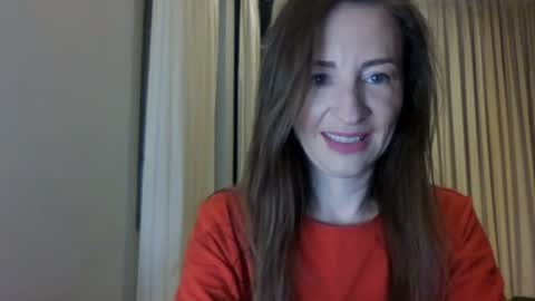 Snapshot of sweet_poeme chatting on 06/18/26, 12:20 sweet_poeme online show from 06/18/26, 12:20