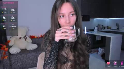 Snapshot of sweet_princess_ashley chatting on 10/29/25, 06:42 Ashley online show from 10/29/25, 06:42