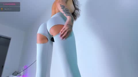 Snapshot of sweet_princess_ashley chatting on 05/01/26, 08:35 Ashley online show from 05/01/26, 08:35