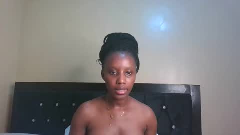 sweet_qio online show from 10/26/25, 07:31