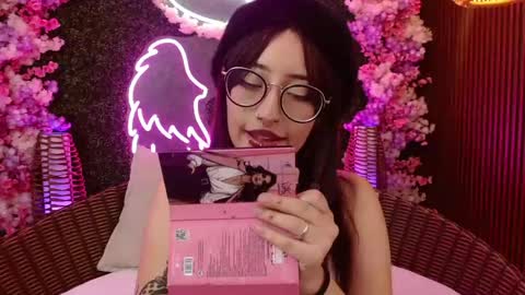 Roxanee online show from 04/14/26, 08:37