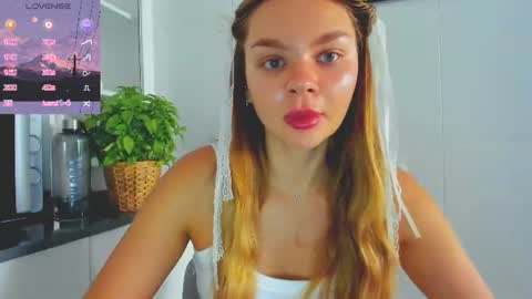 Snapshot of sweet_sabriina chatting on 06/28/26, 06:19 Sabina online show from 06/28/26, 06:19