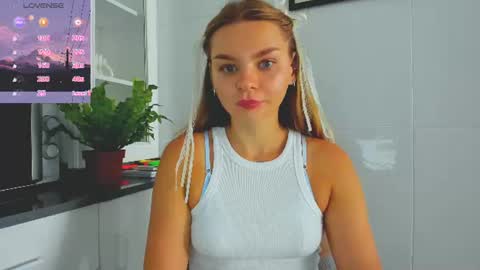 Snapshot of sweet_sabriina chatting on 07/05/26, 06:31 Sabina online show from 07/05/26, 06:31
