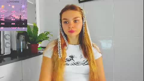 Snapshot of sweet_sabriina chatting on 07/20/26, 06:28 Sabina online show from 07/20/26, 06:28