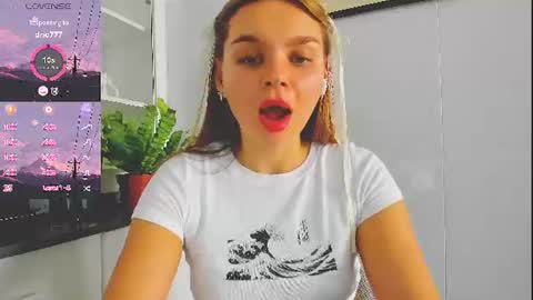 Snapshot of sweet_sabriina chatting on 07/20/26, 10:39 Sabina online show from 07/20/26, 10:39
