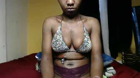 ellanah Tracie online show from 03/10/25, 06:05