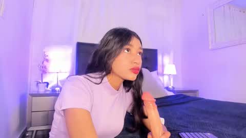 Snapshot of sweet_sofi0 chatting on 12/18/25, 12:00 Im sofi online show from 12/18/25, 12:00