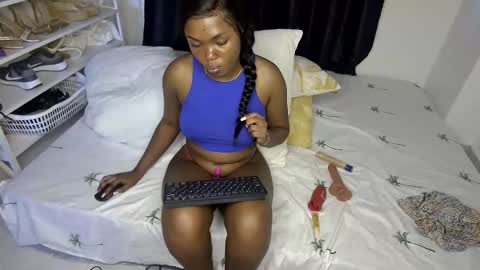 Snapshot of sweet_spoon chatting on 11/21/25, 11:31 Nina online show from 11/21/25, 11:31